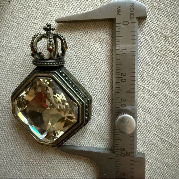 ROYAL CROWN BRONZE PENDANT – LARGE FAUX DIAMOND HEXAGON - Picture 6 of 17